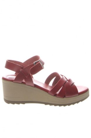 Sandały Kickers, Rozmiar 39, Kolor Czerwony, Cena 261,99 zł