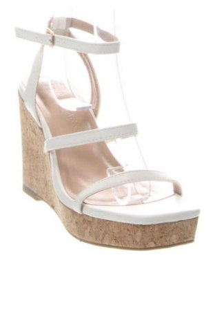 Sandały Primark, Rozmiar 36, Kolor Biały, Cena 140,00 zł