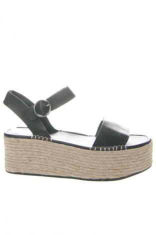 Sandale Pull&Bear, Mărime 38, Culoare Negru, Preț 98,99 Lei