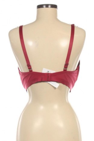 Podprsenka Triumph, Velikost XL, Barva Červená, Cena  799,00 Kč
