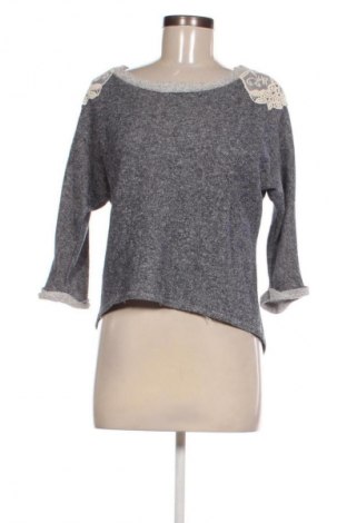 Дамска блуза Delia*s, Размер S, Цвят Сив, Цена 2,04 €