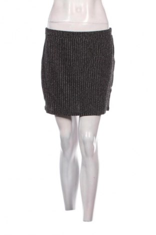 Пола Unbranded, Размер L, Цвят Сребрист, Цена 3,06 €