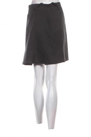 Пола Unbranded, Размер S, Цвят Сив, Цена 2,04 €