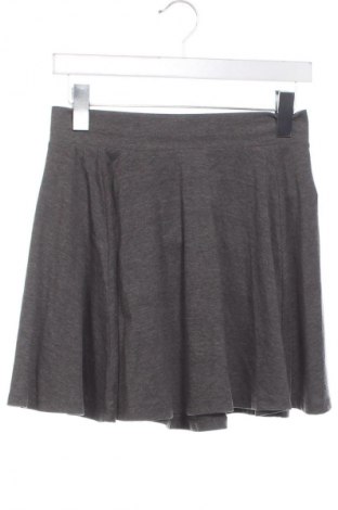 Пола Basics, Размер XS, Цвят Сив, Цена 2,04 €