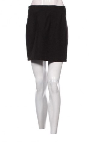 Пола Boohoo, Размер M, Цвят Черен, Цена 2,04 €