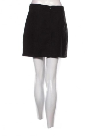 Пола Boohoo, Размер M, Цвят Черен, Цена 2,04 €