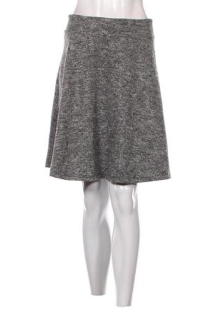 Пола Fashion, Размер S, Цвят Сив, Цена 2,04 €