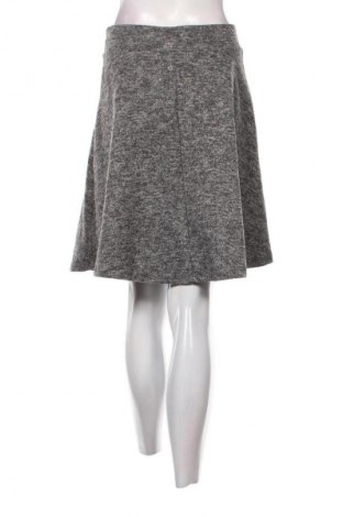 Пола Fashion, Размер S, Цвят Сив, Цена 2,04 €