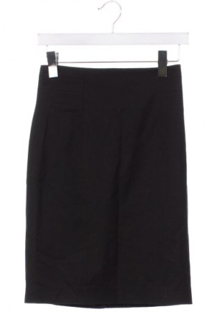 Пола H&M, Размер XS, Цвят Черен, Цена 2,04 €