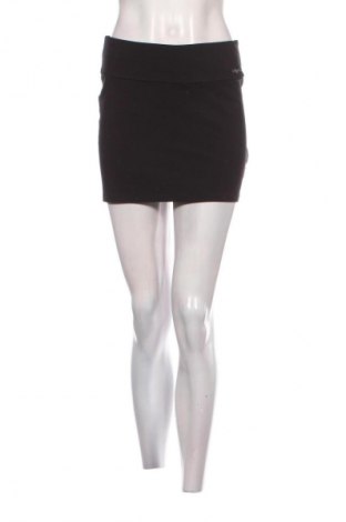 Пола H&M Divided, Размер S, Цвят Черен, Цена 2,04 €