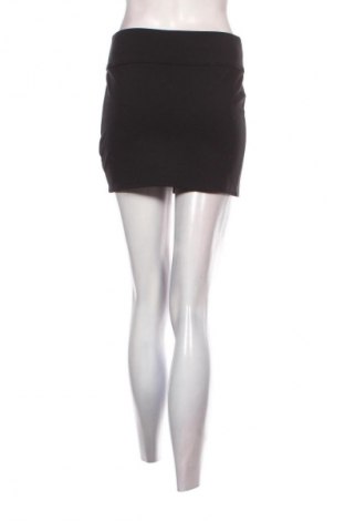 Пола H&M Divided, Размер S, Цвят Черен, Цена 2,04 €