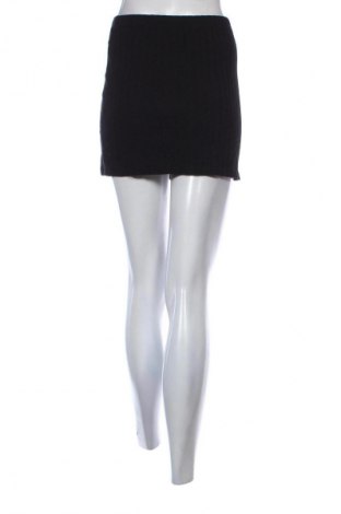 Пола SHEIN, Размер S, Цвят Черен, Цена 2,04 €