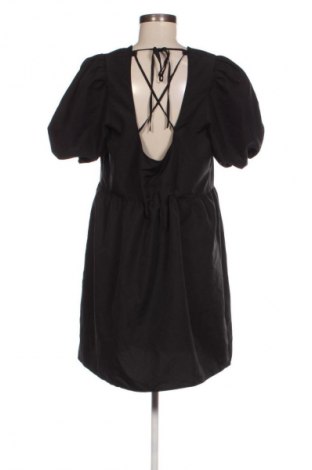 Рокля H&M Divided, Размер M, Цвят Черен, Цена 7,66 €