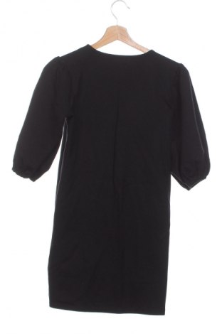 Šaty  Sinsay, Velikost XXS, Barva Černá, Cena  109,00 Kč