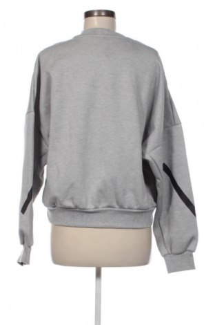 Dámská halenka Adidas, Velikost M, Barva Šedá, Cena  1 329,00 Kč