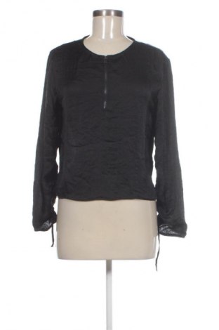 Dámská halenka Bershka, Velikost S, Barva Černá, Cena  169,00 Kč