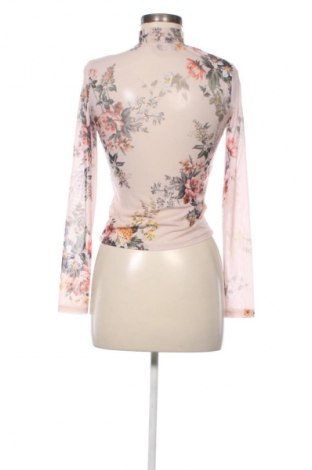 Дамска блуза Bershka, Размер XS, Цвят Многоцветен, Цена 10,22 €