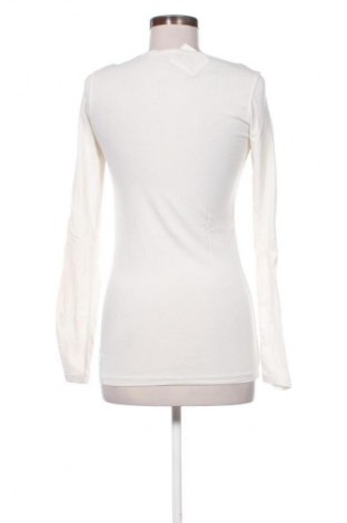 Női blúz Guess, Méret M, Szín Ekrü
, Ár 10 331 Ft