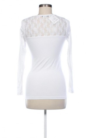 Дамска блуза Hdm, Размер M, Цвят Бял, Цена 10,00 €