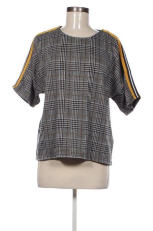 Γυναικεία μπλούζα Janina, Μέγεθος M, Χρώμα Πολύχρωμο, Τιμή 3,99 €