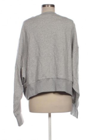 Dámská halenka Nike, Velikost M, Barva Šedá, Cena  2 379,00 Kč