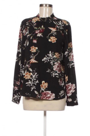 Γυναικεία μπλούζα ONLY, Μέγεθος M, Χρώμα Πολύχρωμο, Τιμή 12,99 €