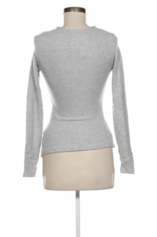 Bluzka damska Pull&Bear, Rozmiar S, Kolor Szary, Cena 67,99 zł