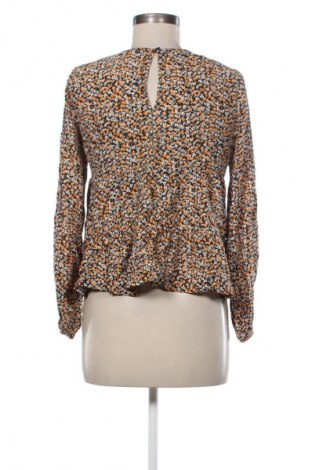Дамска блуза Pull&Bear, Размер S, Цвят Многоцветен, Цена 3,57 €