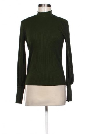 Дамска блуза Stradivarius, Размер M, Цвят Зелен, Цена 4,60 €