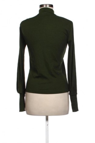 Дамска блуза Stradivarius, Размер M, Цвят Зелен, Цена 4,60 €