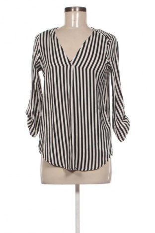 Γυναικεία μπλούζα Stradivarius, Μέγεθος S, Χρώμα Πολύχρωμο, Τιμή 5,99 €