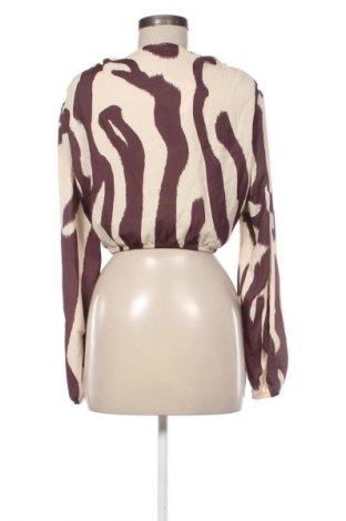 Дамска блуза Unbranded, Размер M, Цвят Многоцветен, Цена 10,00 €