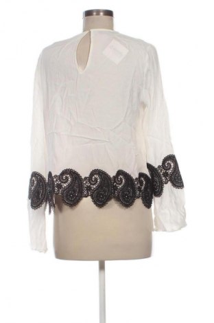 Damen Shirt Zara, Größe M, Farbe Weiß, Preis € 18,99