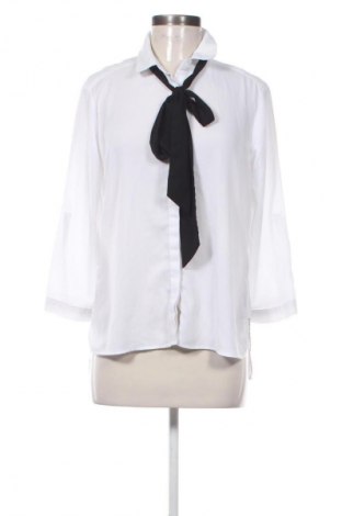 Дамска риза Stradivarius, Размер L, Цвят Бял, Цена 13,00 €