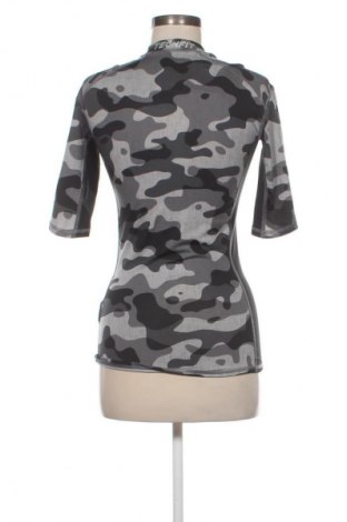 Дамска тениска Adidas, Размер S, Цвят Многоцветен, Цена 12,27 €