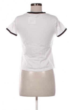 Γυναικείο t-shirt Fb Sister, Μέγεθος S, Χρώμα Πολύχρωμο, Τιμή 9,59 €