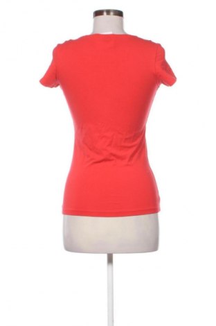 Γυναικείο t-shirt Guess, Μέγεθος M, Χρώμα Κόκκινο, Τιμή 30,63 €