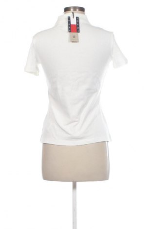 Tricou de femei Tommy Hilfiger, Mărime S, Culoare Alb, Preț 323,99 Lei