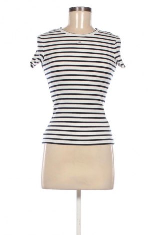 Tricou de femei Tommy Jeans, Mărime XS, Culoare Multicolor, Preț 186,99 Lei