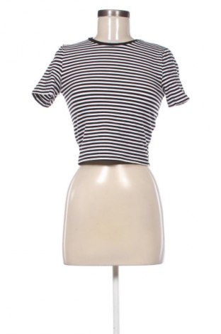 Γυναικείο t-shirt Zara, Μέγεθος M, Χρώμα Πολύχρωμο, Τιμή 6,00 €