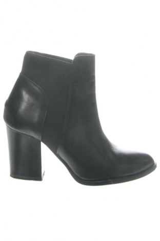 Γυναικεία μποτάκια Bagatt, Μέγεθος 35, Χρώμα Μαύρο, Τιμή 110,00 €