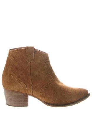 Botine de damă Gino Rossi, Mărime 38, Culoare Maro, Preț 275,70 Lei