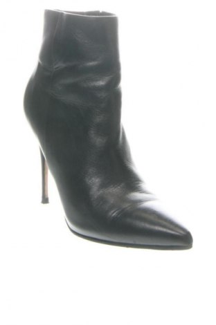 Γυναικεία μποτάκια Guess, Μέγεθος 36, Χρώμα Μαύρο, Τιμή 123,00 €