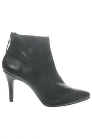 Γυναικεία μποτάκια IKKS, Μέγεθος 41, Χρώμα Μαύρο, Τιμή 101,01 €