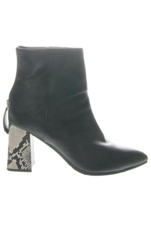 Botine de damă Kate Gray, Mărime 40, Culoare Negru, Preț 373,17 Lei