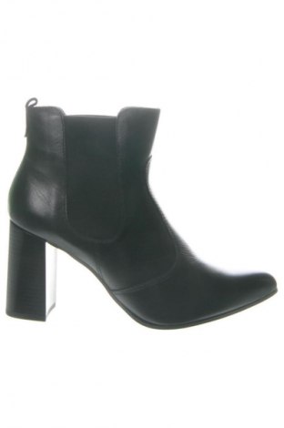 Botine de damă Lascana, Mărime 42, Culoare Negru, Preț 375,35 Lei