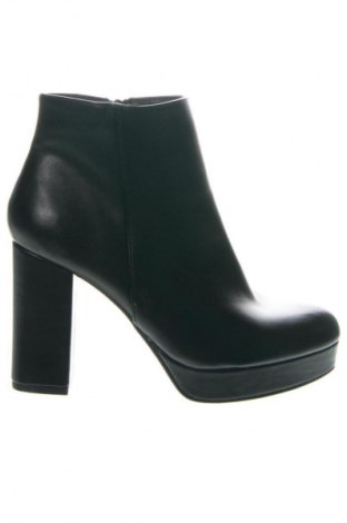 Botine de damă New Yorker, Mărime 37, Culoare Negru, Preț 203,32 Lei