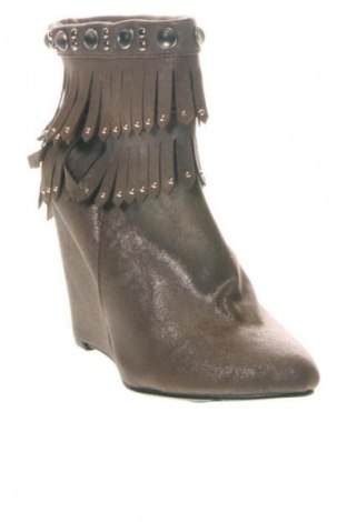 Botine de damă Unbranded, Mărime 37, Culoare Maro, Preț 205,25 Lei