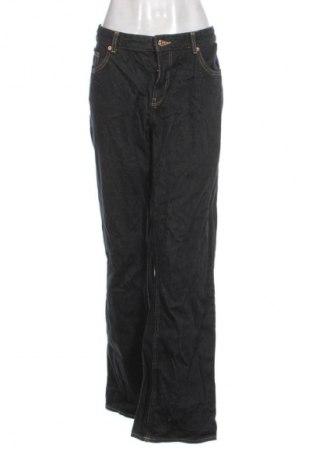 Дамски дънки Bershka, Размер XL, Цвят Син, Цена 10,73 €