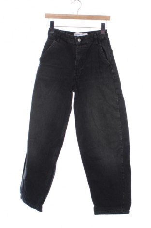 Дамски дънки Bershka, Размер XS, Цвят Черен, Цена 15,33 €